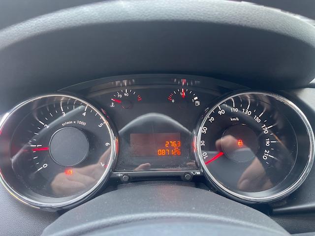 PEUGEOT 3008 II 1.6 VTI  120 CV ESSENCE 1 ERE MAIN