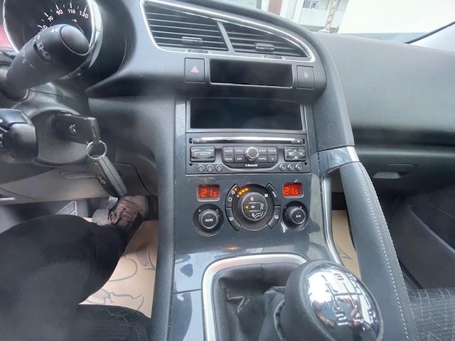 PEUGEOT 3008 II 1.6 VTI  120 CV ESSENCE 1 ERE MAIN